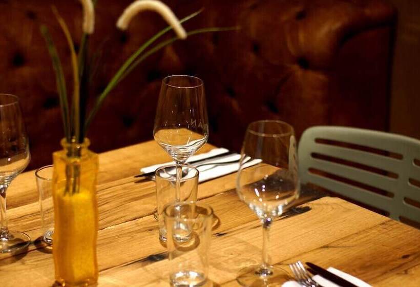 هتل Bearan Bar & Rooms