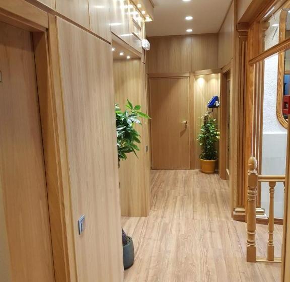 هتل Hostal Colon