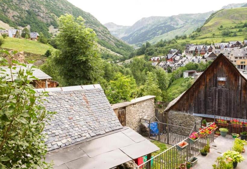 هتل Hostal Aiguamog