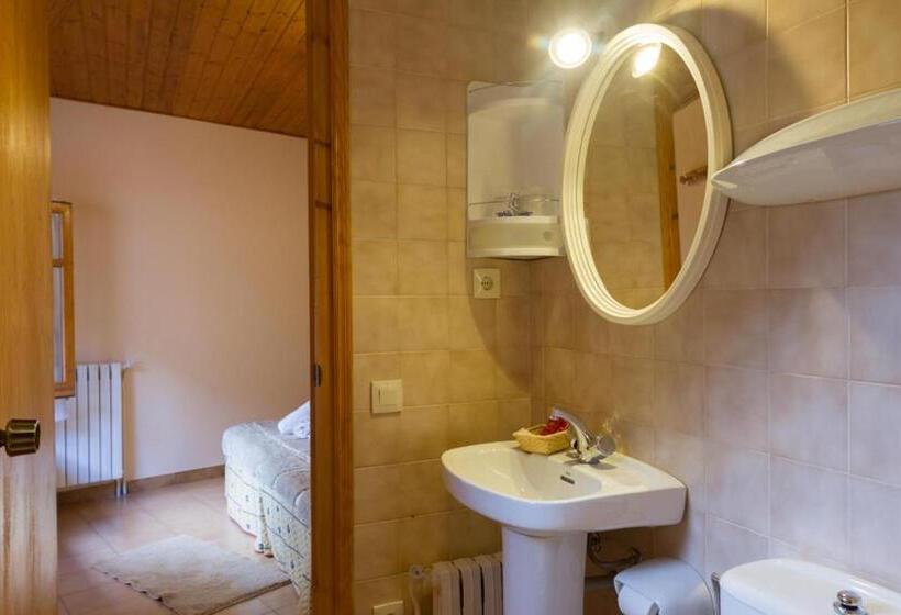 هتل Hostal Aiguamog