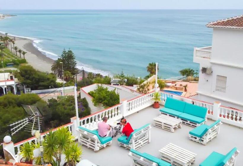 فندق Hostal Avalon