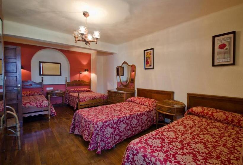 호텔 Hostal Ayestaran I