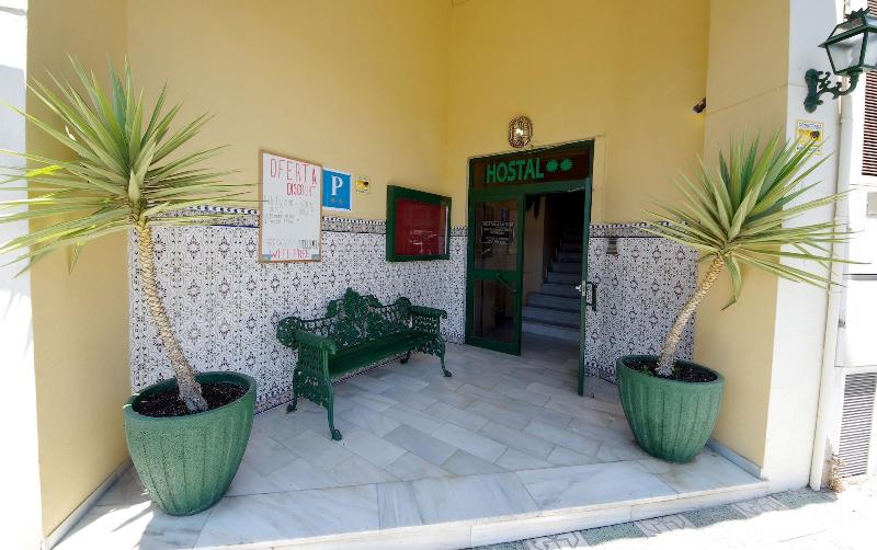 Отель Hostal Azahara