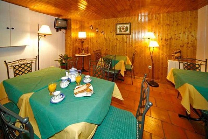 هتل Hostal Chinchon