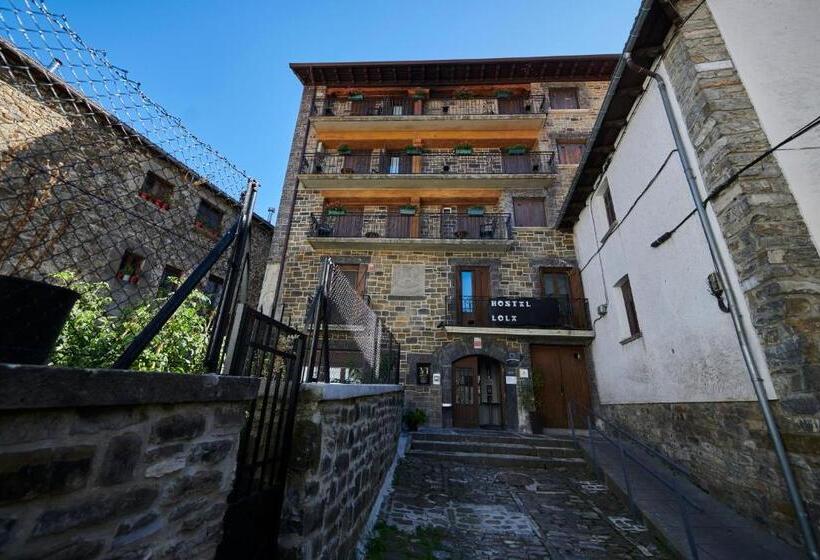 هتل Hostal Lola