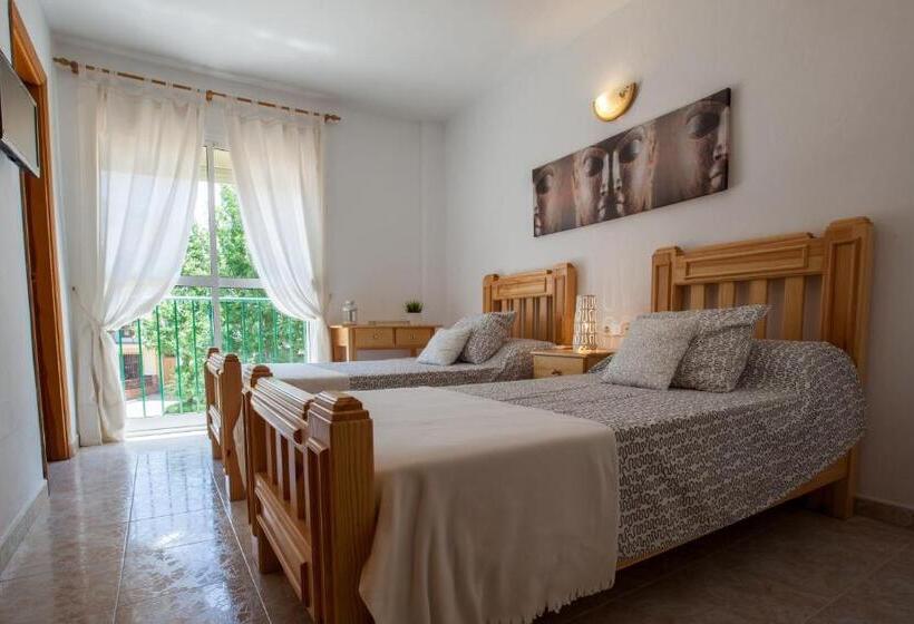 هتل Hostal Sango Sierra De Las Nieves