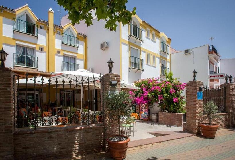 هتل Hostal Sango Sierra De Las Nieves