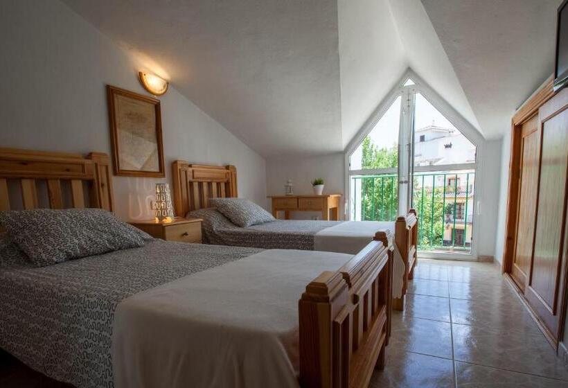 هتل Hostal Sango Sierra De Las Nieves