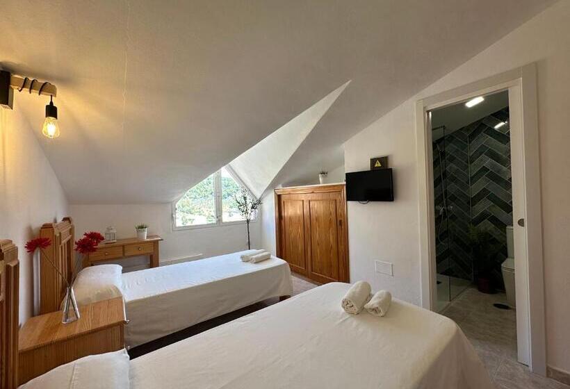 هتل Hostal Sango Sierra De Las Nieves