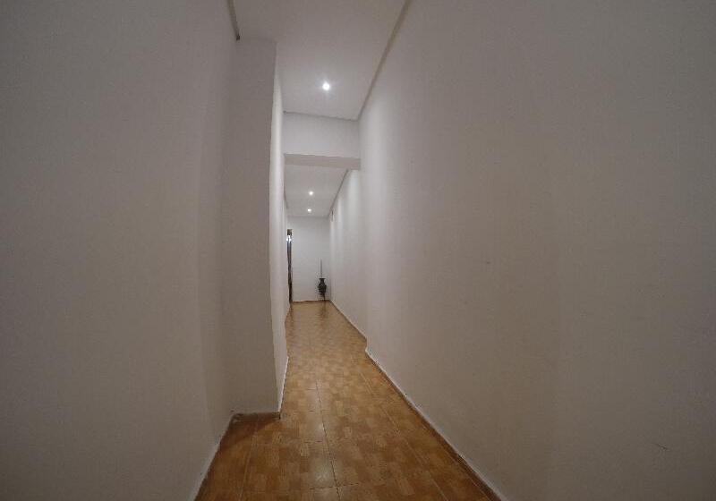هتل Hostal Los Perales