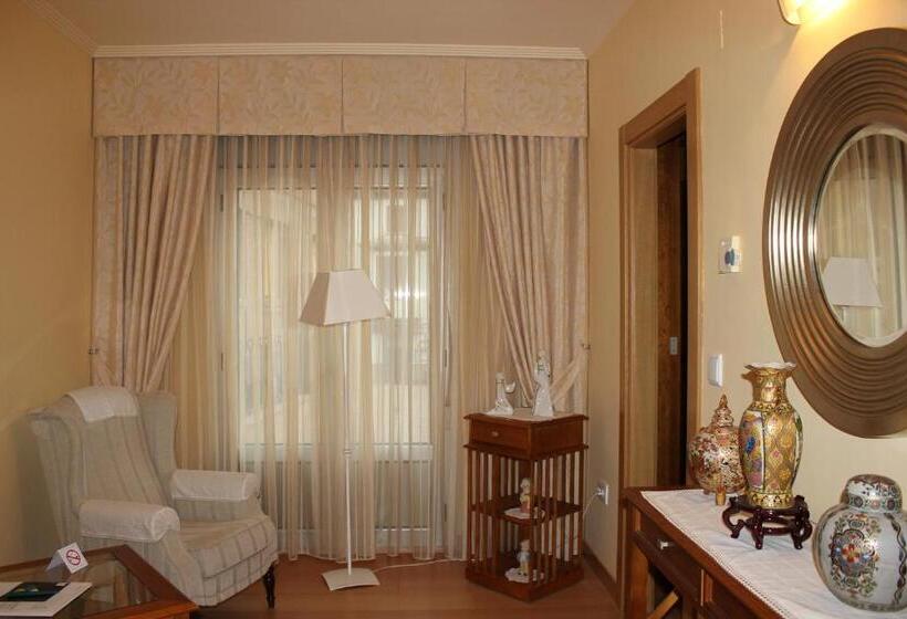 هتل Villa De Larraga