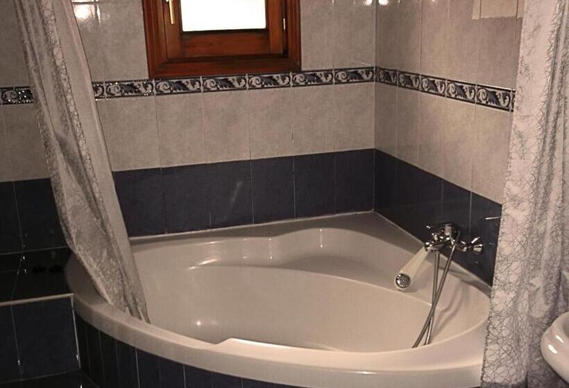 Hostal Casa Lacreu