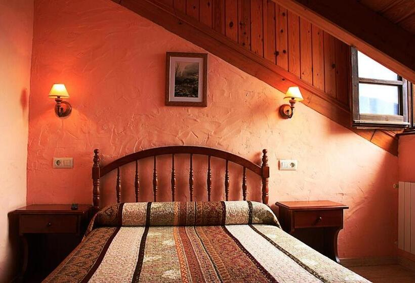 Hostal Casa Lacreu