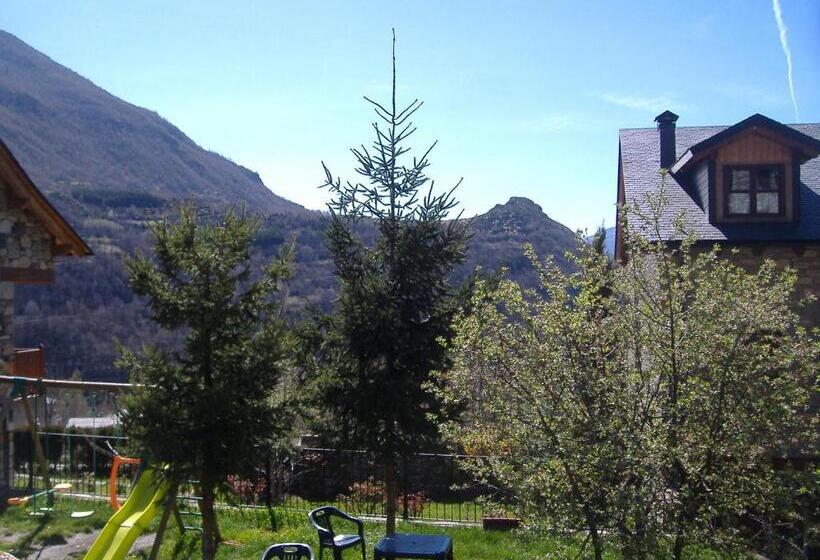 Hostal Casa Lacreu