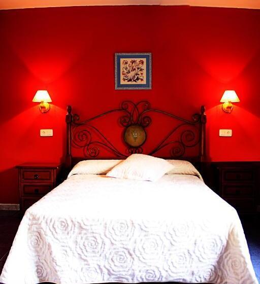 Hostal Casa Lacreu