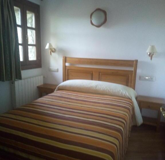 Hostal Casa Lacreu