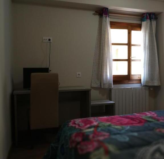 Hostal Casa Lacreu