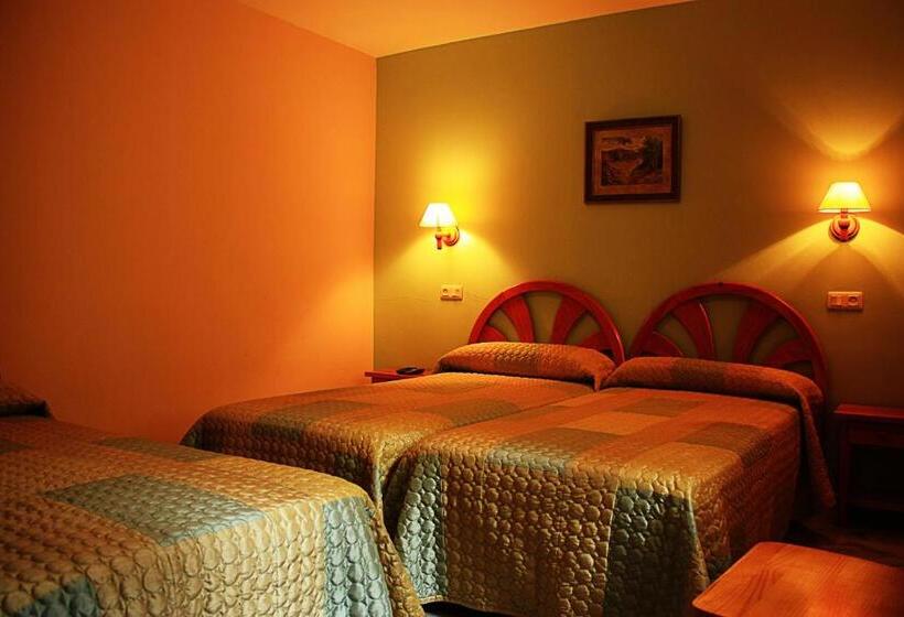 Hostal Casa Lacreu