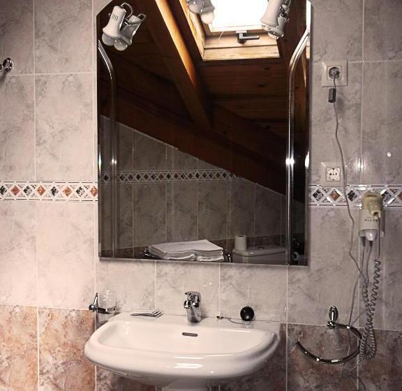 Hostal Casa Lacreu