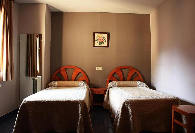 Hostal Casa Lacreu