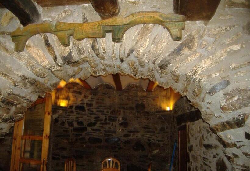 Hostal Casa Lacreu