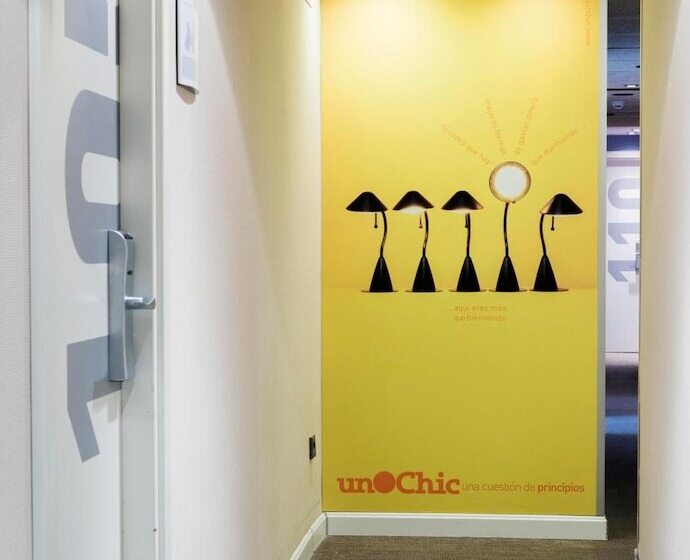 Hospedium Hostal Un Punto Chic