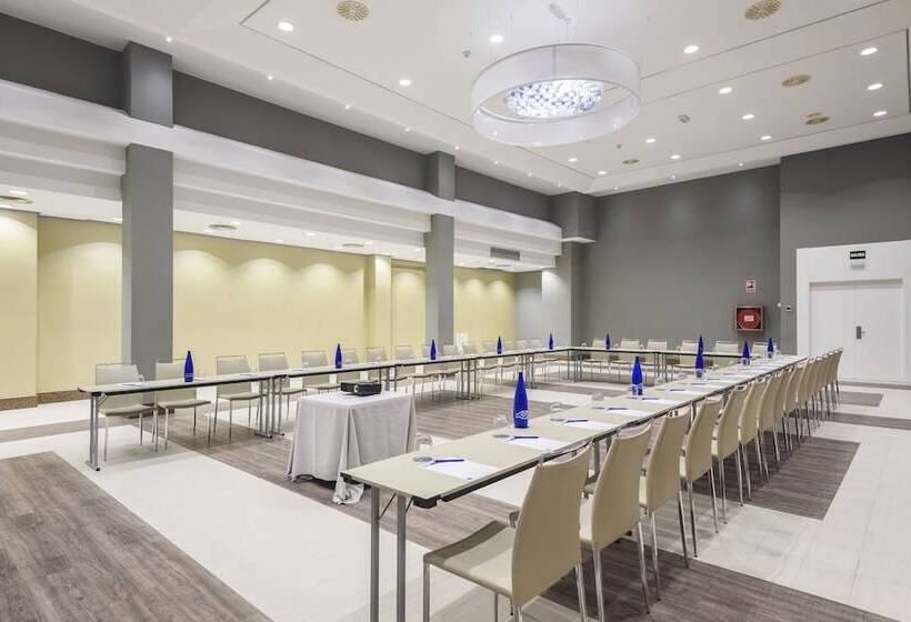 فندق Guadalajara & Conference Center Affiliated by Melia