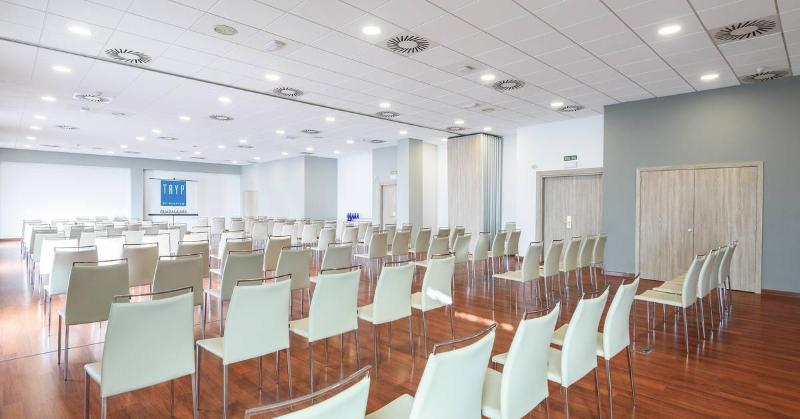 فندق Guadalajara & Conference Center Affiliated by Melia