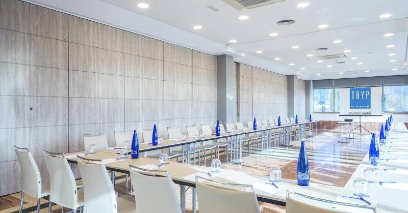 فندق Guadalajara & Conference Center Affiliated by Melia