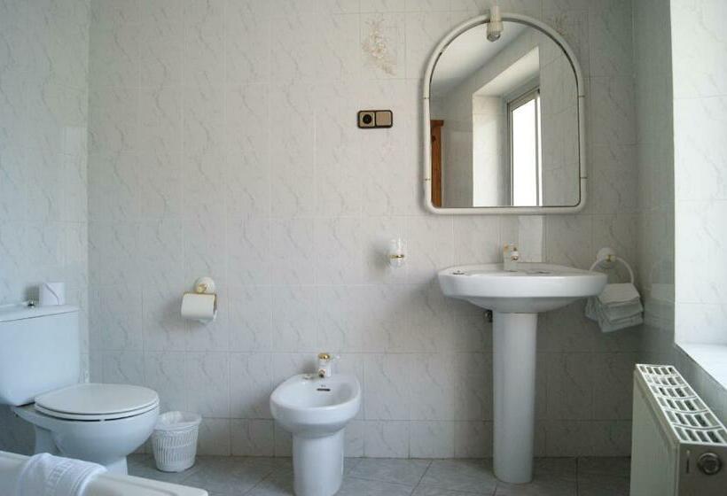 בית מלון כפרי Hostal Pirineos Meliz
