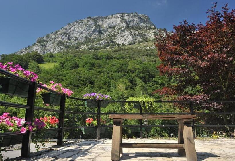 Hotel Logis  Restaurante La Casa De Juansabeli