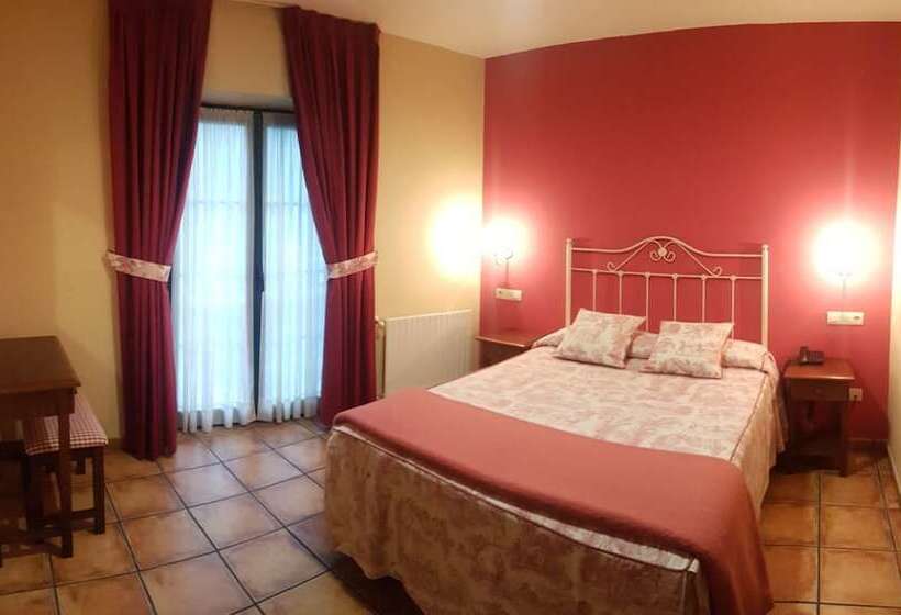 ホテル Apartamentos Villa De Cabrales