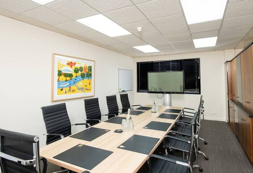 Comfort Hotel Adelaide Meridien