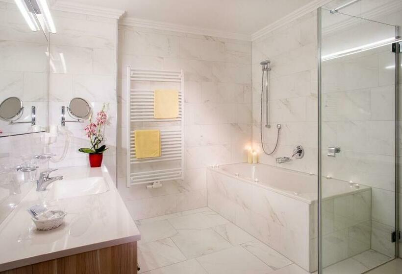 בית מלון כפרי Alpenhof