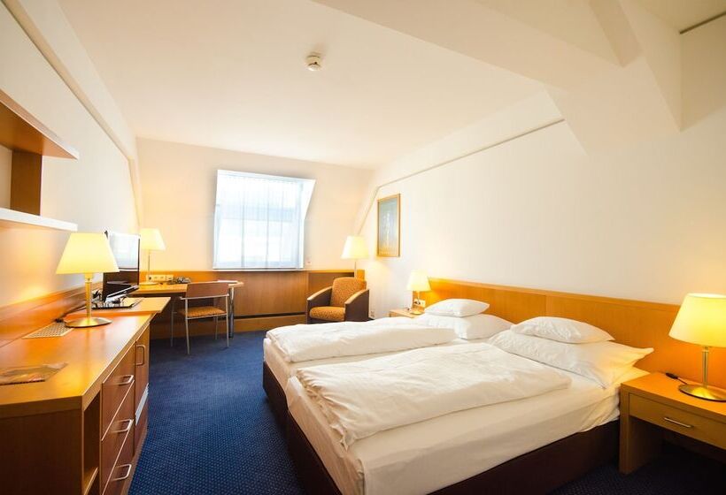 Fotos del hotel Hotel & Palais Strudlhof:  8