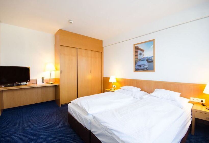 Fotos del hotel Hotel & Palais Strudlhof:  2