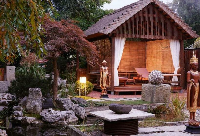 هتل Ayurveda Resort Mandira