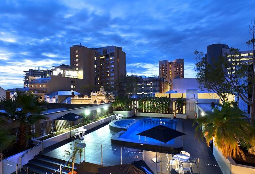 هتل Grand Chancellor Adelaide