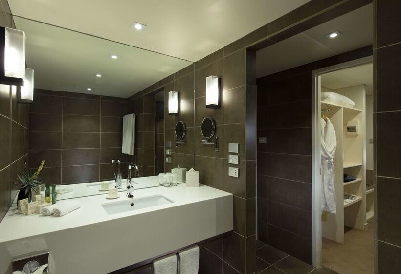 هتل Hilton Adelaide