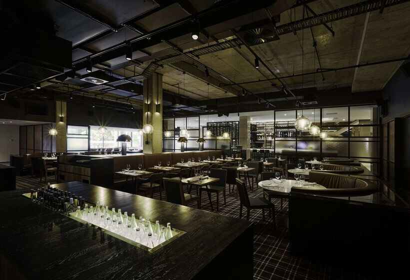 هتل Hilton Adelaide