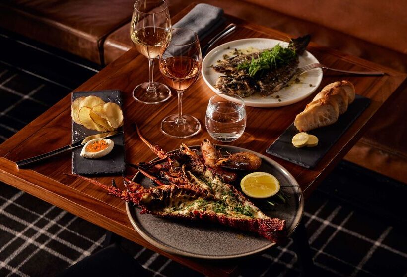 هتل Hilton Adelaide