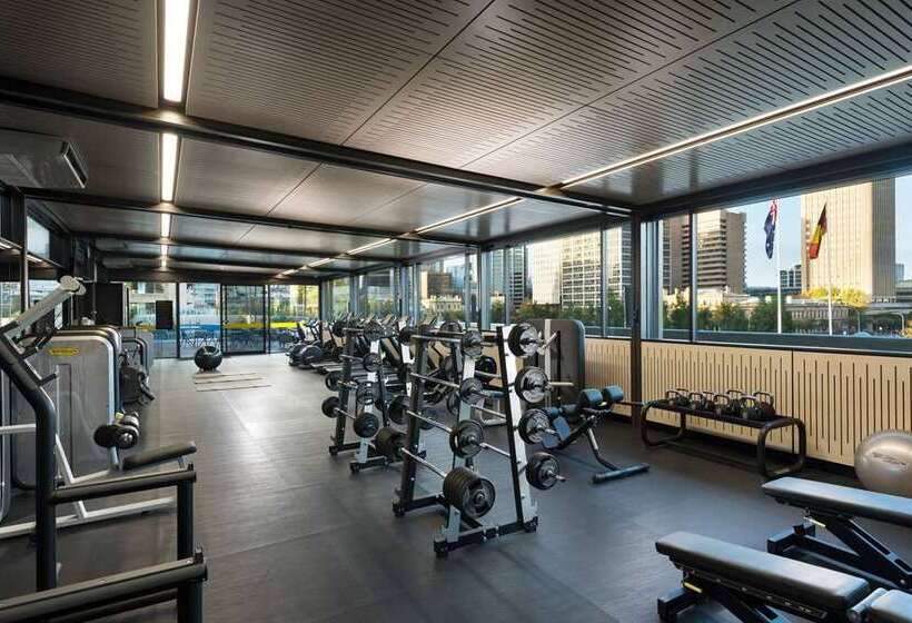 هتل Hilton Adelaide