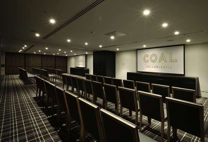 هتل Hilton Adelaide