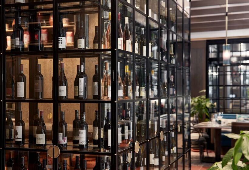 هتل Hilton Vienna Park