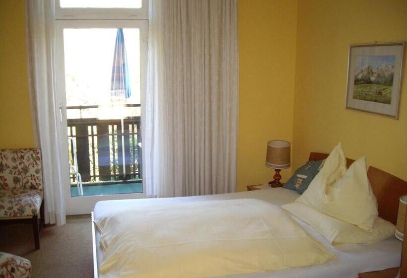 هتل Kur  Und Gästehaus Villa Anna