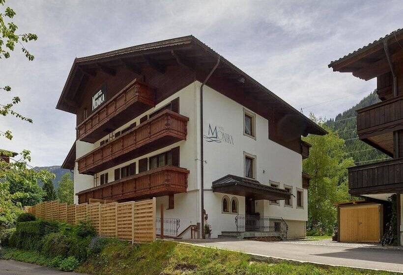 هتل Monika & Montafon Chalets