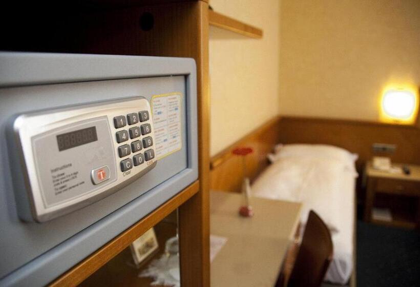 هتل Neue Post I Self Check In