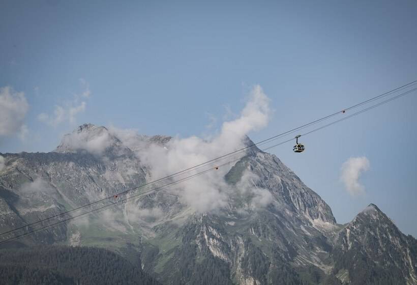فندق Neuhaus Zillertal Resort