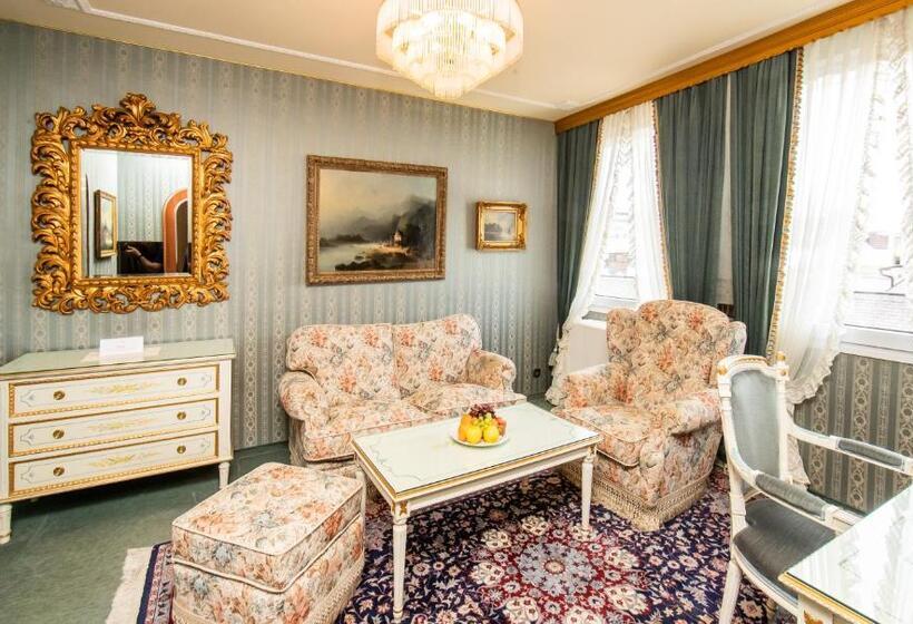 هتل Palais Porcia