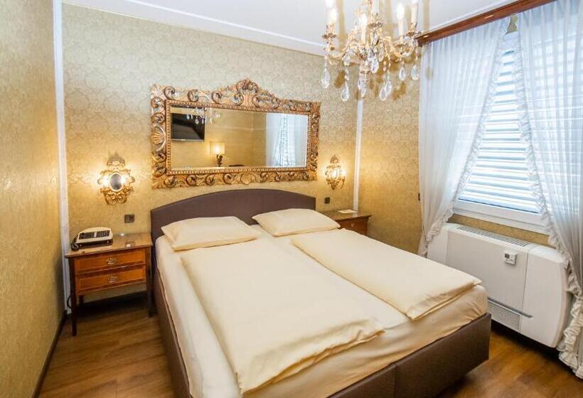 هتل Palais Porcia